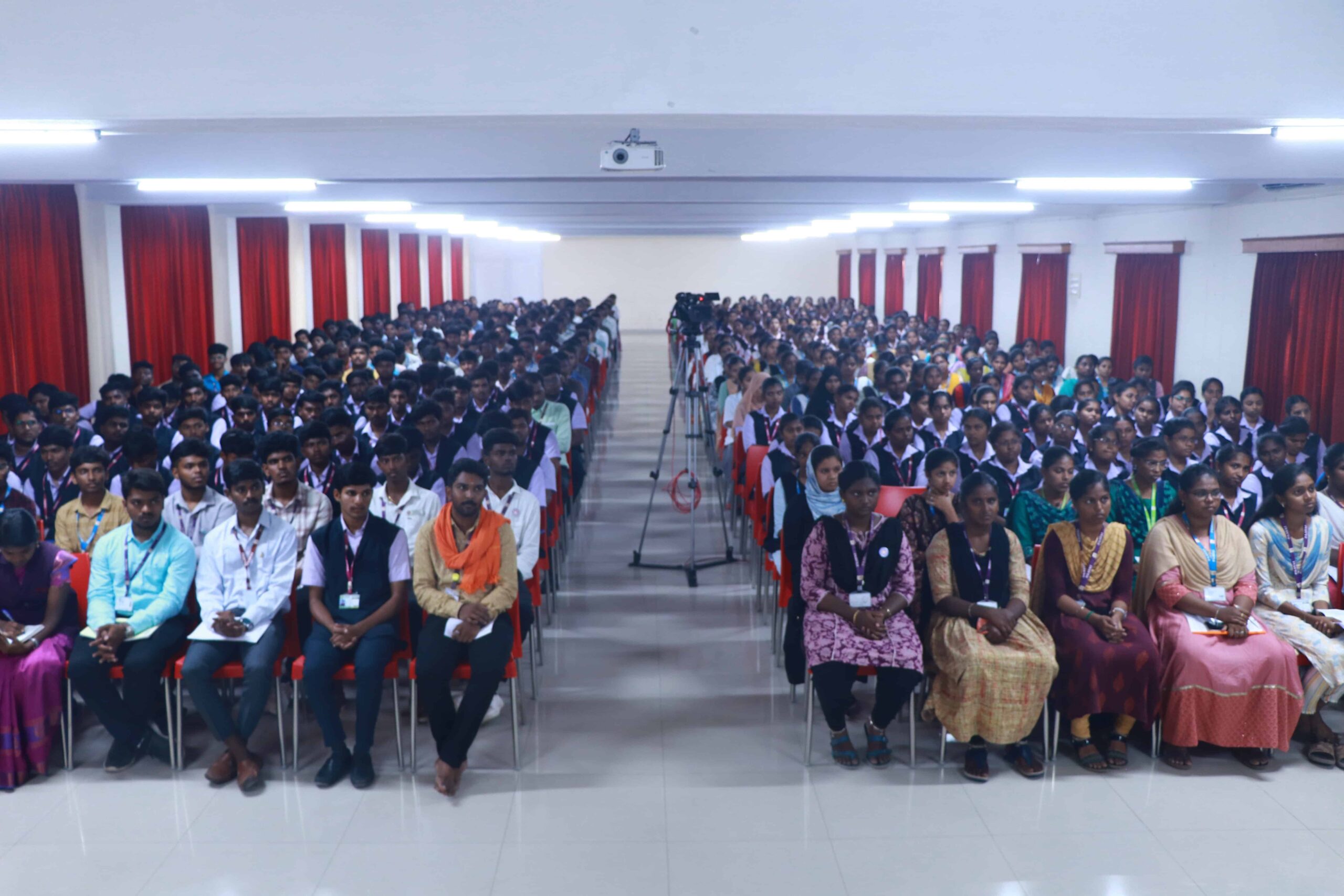 தமிழ் பேசுக தாய்மொழி பேணுக